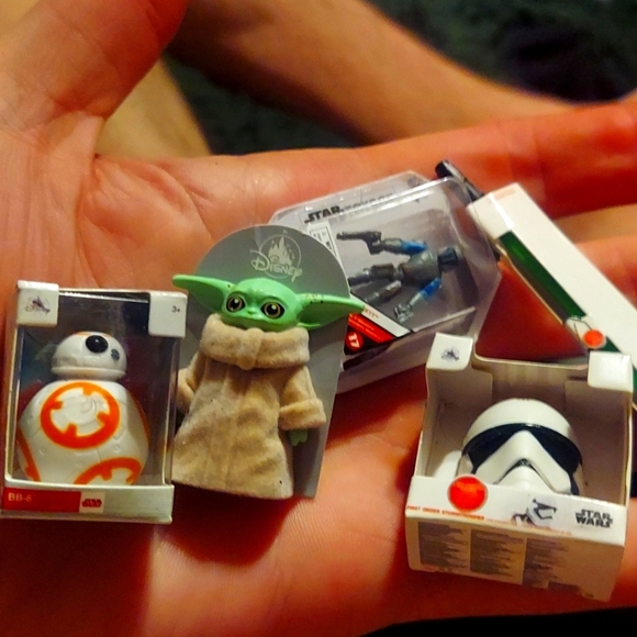 Set of 5 star wars mini brand including ultra rare Yoda. Storm trooper helmet - Picture 1 of 1